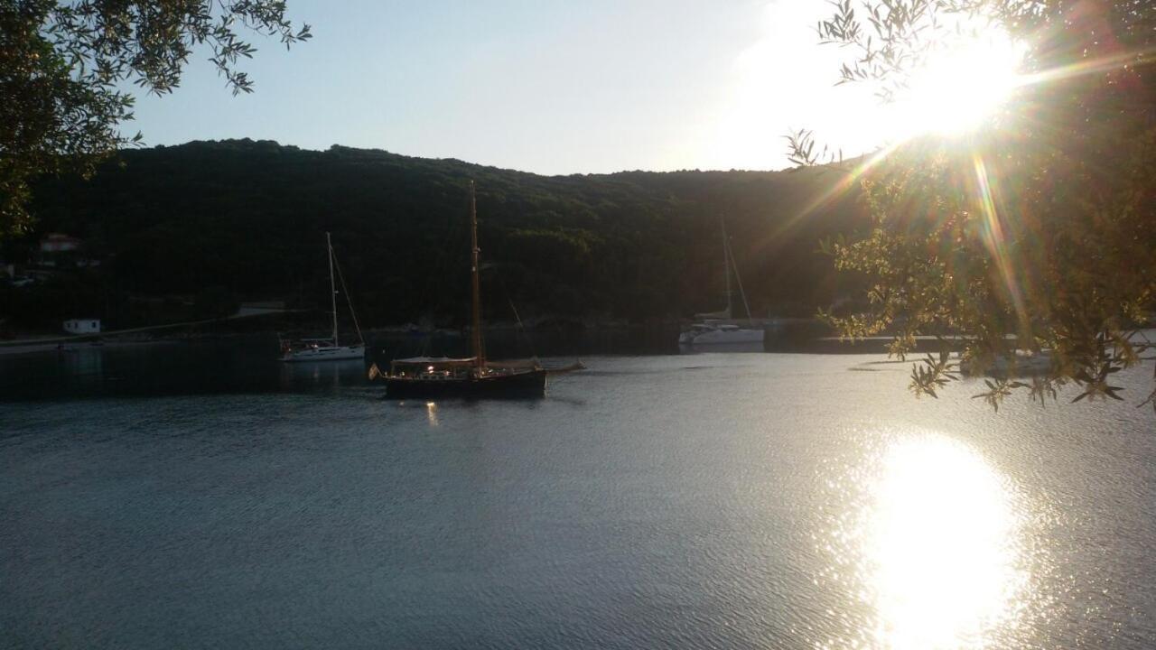 Villa Costa Atheras Bagian luar foto